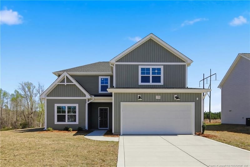 1736 Man O War Dr, Hope Mills, NC 28348