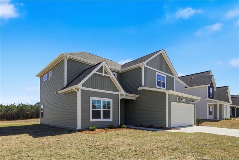 1736 Man O War Dr, Hope Mills, NC 28348