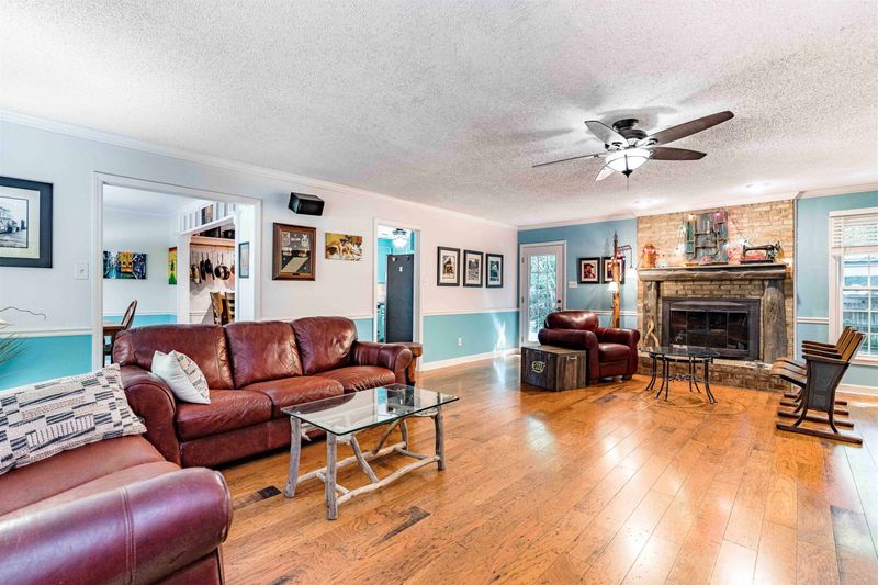1736 Tropical Dr, Raleigh, NC 27607
