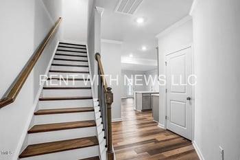 1738 Barrett Run Trl, Apex, NC 27502