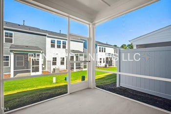 1738 Barrett Run Trl, Apex, NC 27502