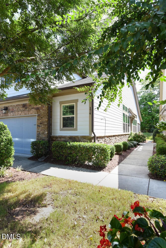 174 Ellsworth Manor Dr, Hillsborough, NC 27278