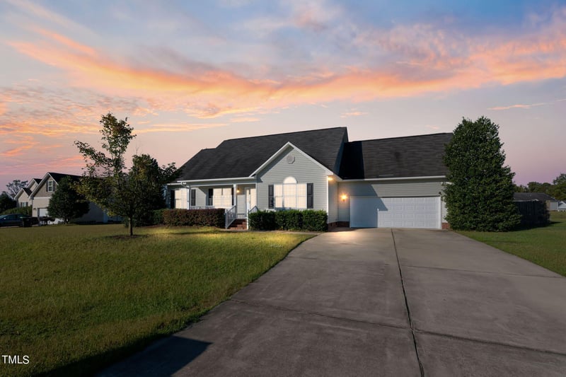 174 Maple Leaf Ct, Lillington, NC 27546