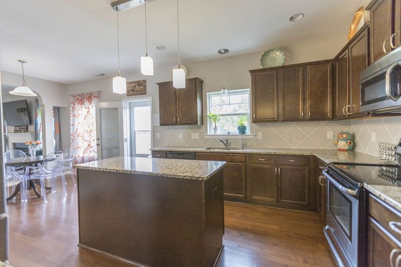 174 Marsh Creek Dr, Garner, NC 27529