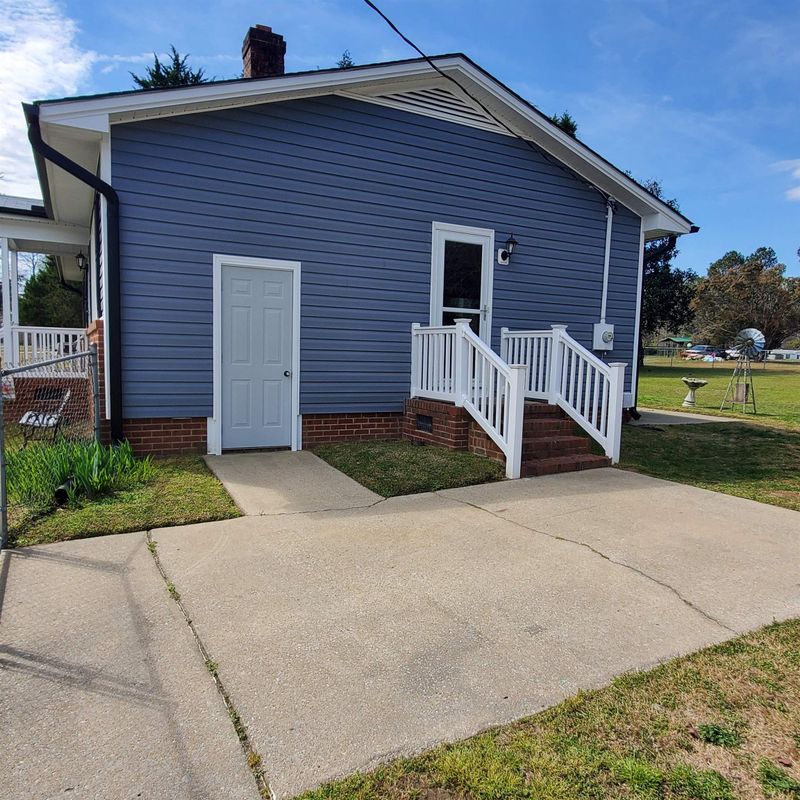174 W Olive Rd, Clayton, NC 27520