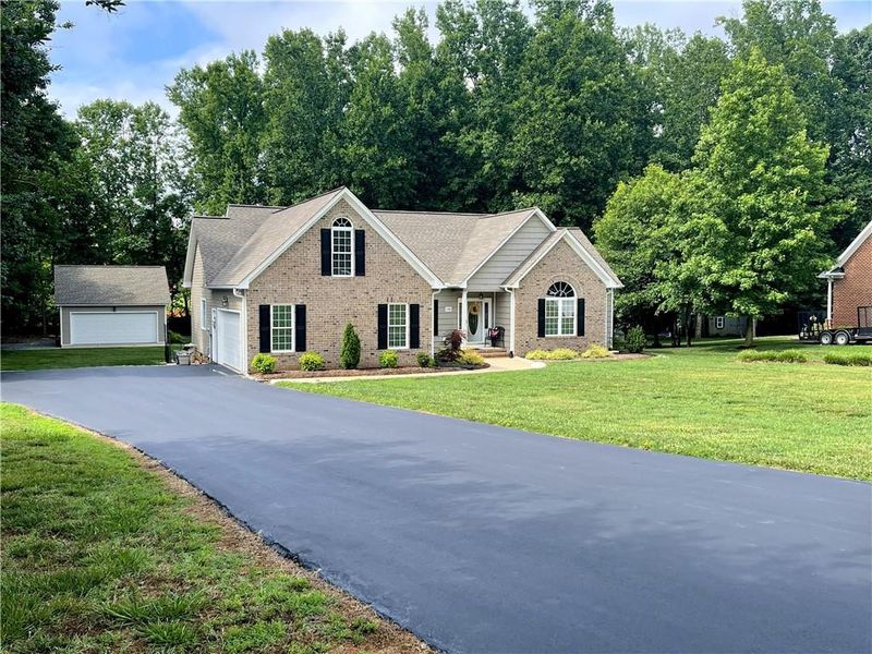 1740 Basin Creek Rd, Burlington, NC 27217