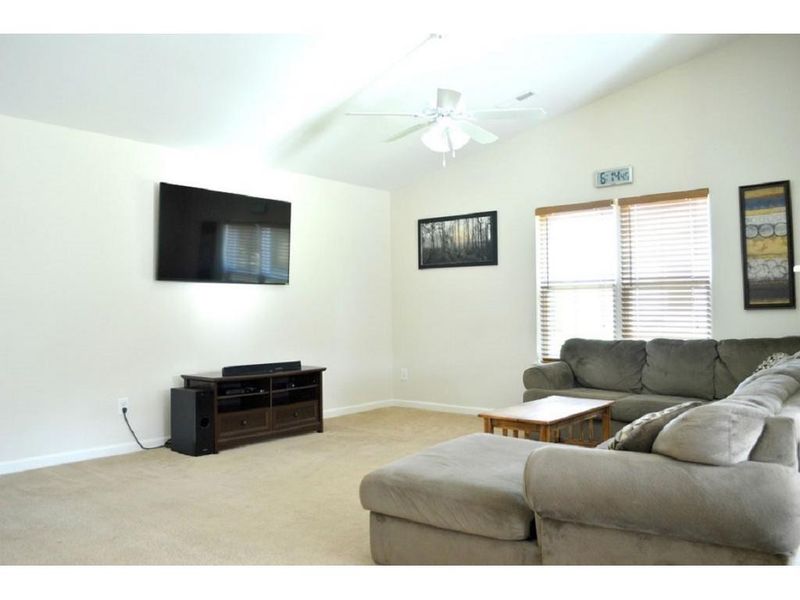 1740 Long Shadow Dr, Burlington, NC 27217