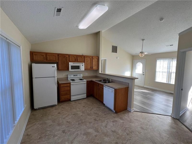 1741 Farningham Ln, Burlington, NC 27215