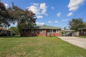 1741 Wayne Ln, Fayetteville, NC 28304