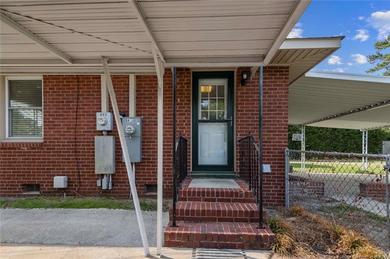 1741 Wayne Ln, Fayetteville, NC 28304