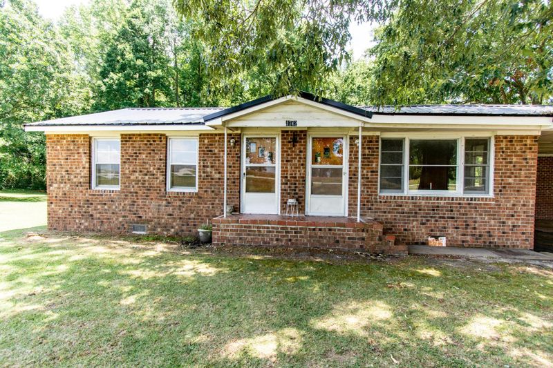1742 Arrowhead Rd, Dunn, NC 28334