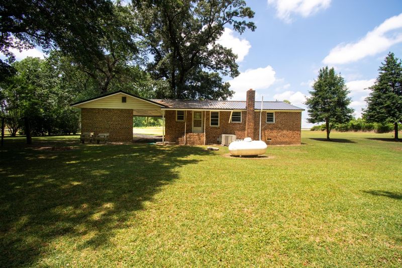 1742 Arrowhead Rd, Dunn, NC 28334