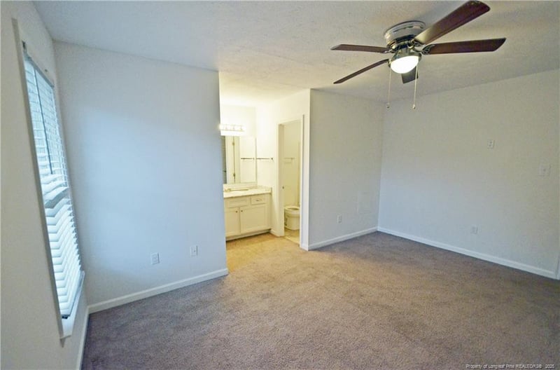 1742 Winnabow Dr, Fayetteville, NC 28304