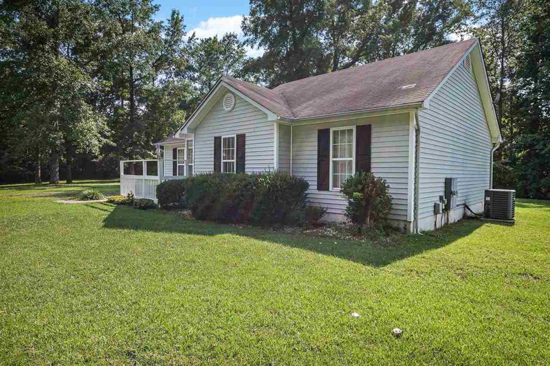 1743 Lynch Rd, Selma, NC 27576