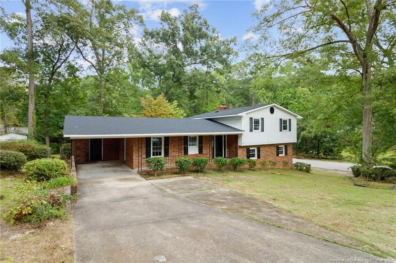 1743 Swann St, Fayetteville, NC 28303