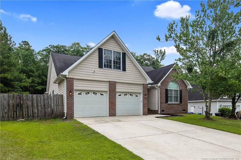 1743 Sykes Pond Rd, Fayetteville, NC 28304