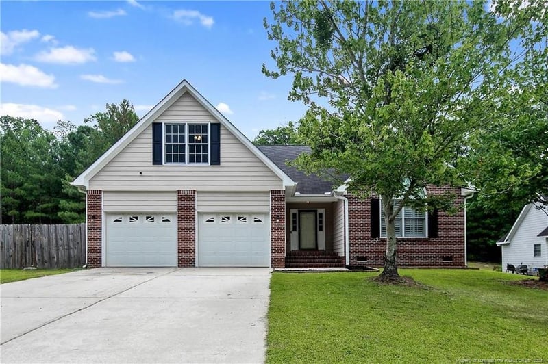 1743 Sykes Pond Rd, Fayetteville, NC 28304