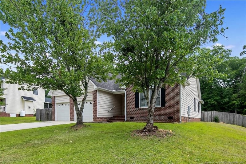 1743 Sykes Pond Rd, Fayetteville, NC 28304