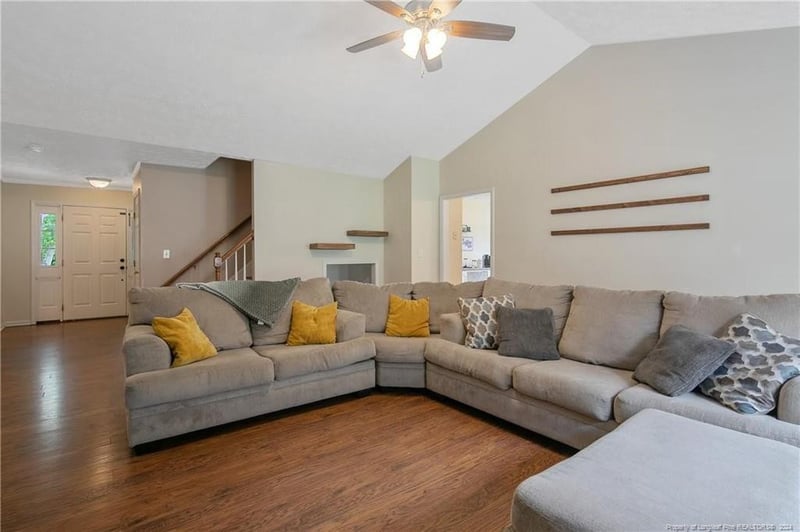 1743 Sykes Pond Rd, Fayetteville, NC 28304