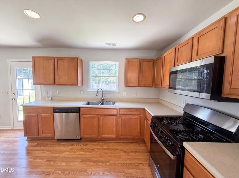 1745 Honey Springs Ave, Fuquay Varina, NC 27526
