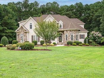 1745 Whispering Meadows Dr, Zebulon, NC 27597