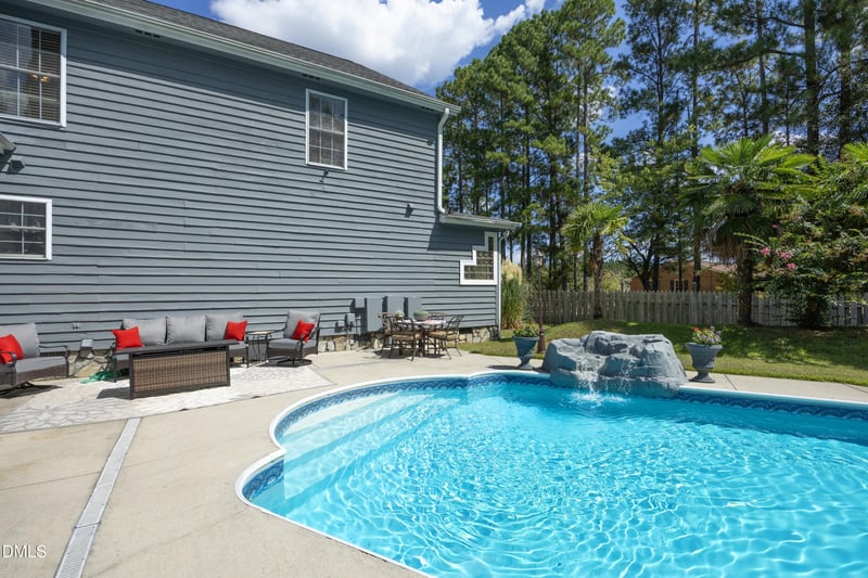 1746 Little Divine Rd, Selma, NC 27576