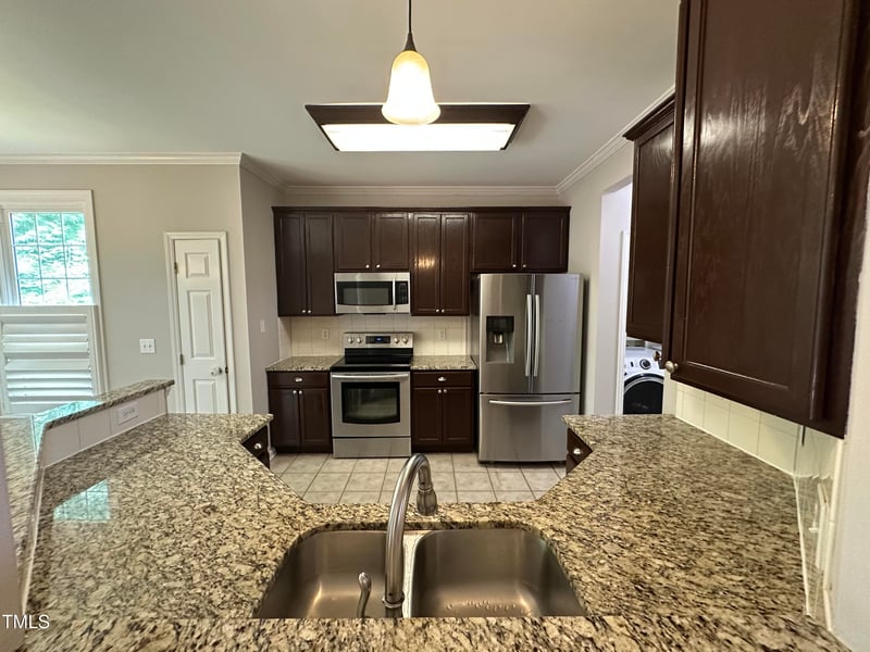1748 Town Home Dr, Apex, NC 27502