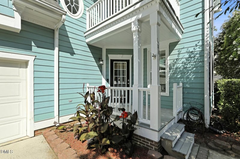 1748 Town Home Dr, Apex, NC 27502