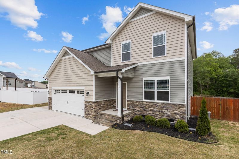 175 Anstridge Ln, Zebulon, NC 27597