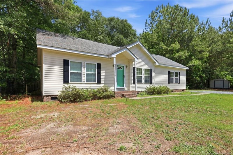175 Country Walk Ln, Sanford, NC 27332