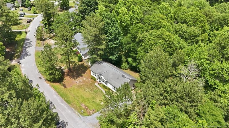 175 Country Walk Ln, Sanford, NC 27332