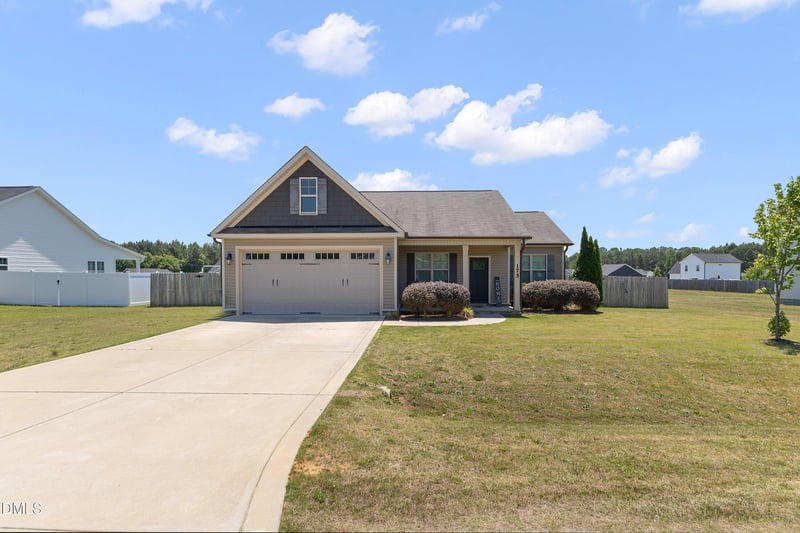 175 Day Lily St, Selma, NC 27576