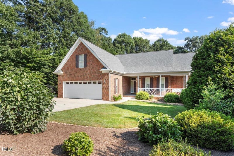 175 Georgetown Woods Dr, Youngsville, NC 27596