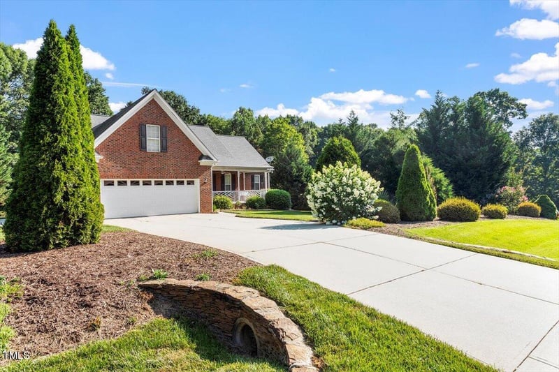 175 Georgetown Woods Dr, Youngsville, NC 27596
