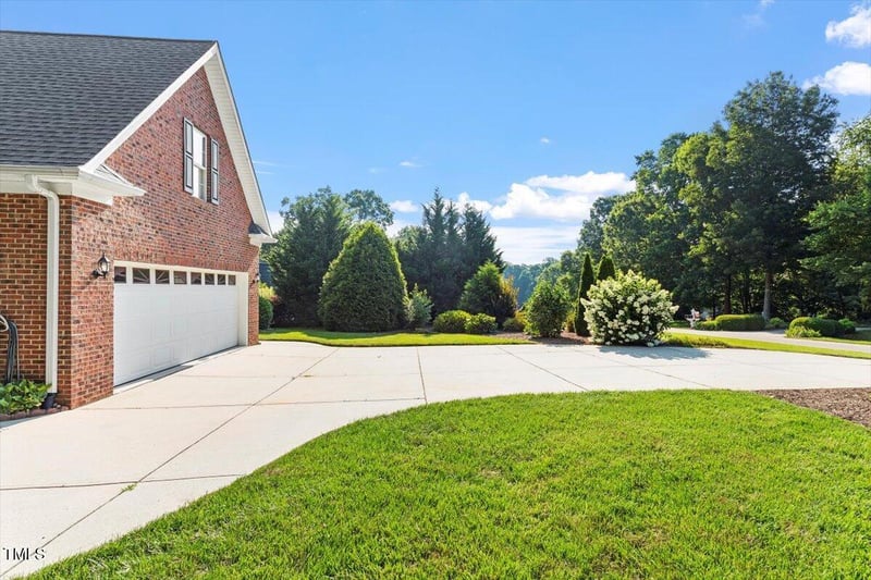 175 Georgetown Woods Dr, Youngsville, NC 27596