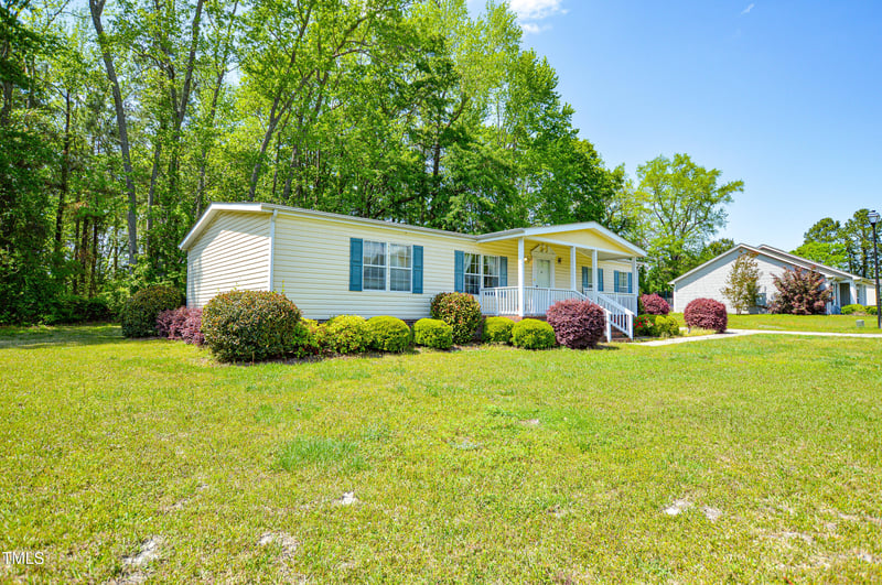 175 Hunters Landing Dr, Smithfield, NC 27577