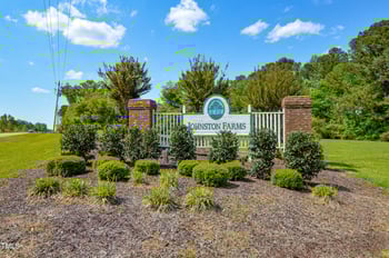 175 Hunters Landing Dr, Smithfield, NC 27577