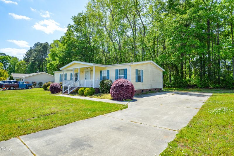 175 Hunters Landing Dr, Smithfield, NC 27577