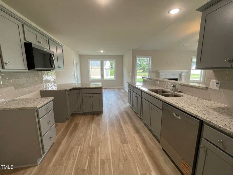 175 Oakfield Trace Dr, Four Oaks, NC 27524