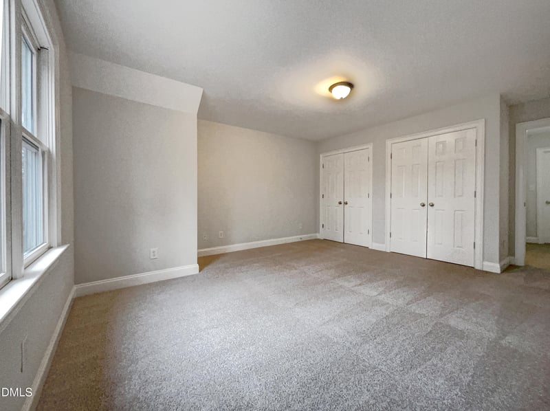 175 Rivers Edge Dr, Youngsville, NC 27596