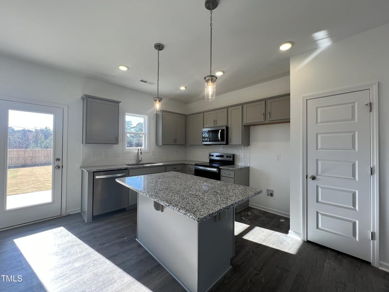 175 W Saltgrass Ln, Smithfield, NC 27577