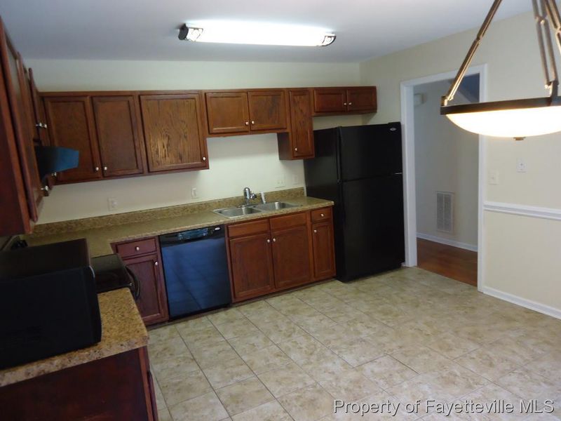 175 Stonewheel Dr, Sanford, NC 27332