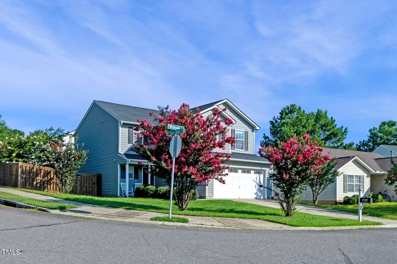 1757 Whitbrook Ct, Fuquay Varina, NC 27526