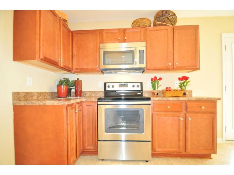 1758 Northside Dr, Burlington, NC 27217