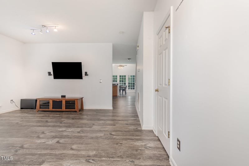1758 Ravenwing Dr, Fuquay Varina, NC 27526