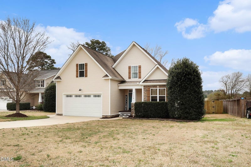 176 Braddock Dr, Lillington, NC 27546