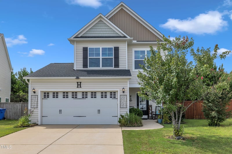 176 Breezemont Dr, Fuquay Varina, NC 27526
