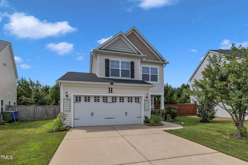 176 Breezemont Dr, Fuquay Varina, NC 27526