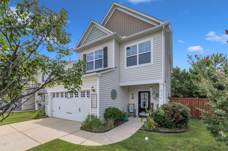 176 Breezemont Dr, Fuquay Varina, NC 27526