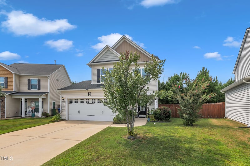 176 Breezemont Dr, Fuquay Varina, NC 27526